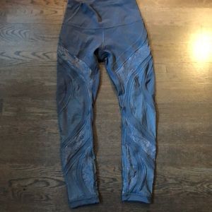 Lululemon Wunder Under 25” Lace tights